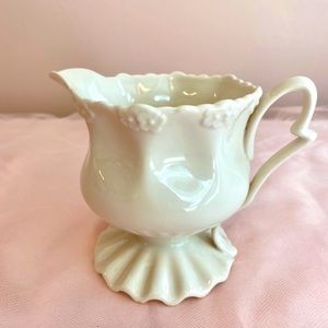 White porcelain creamer by Peppertree Tabletops. Like new almost never used.